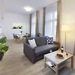 Downtown Jugoslavska 4* Prague