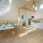 Downtown Jugoslavska Aparthotel 4*