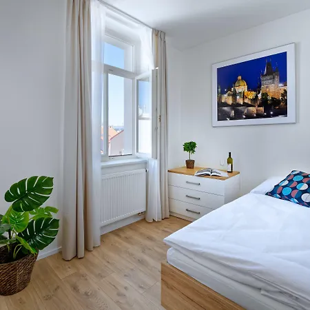 Downtown Jugoslavska Hotel apartamentowy Praga