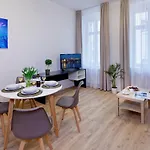 Apart-hotel Downtown Jugoslavska 4*