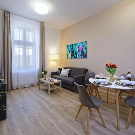 Apart-hotel Downtown Jugoslavska 4*