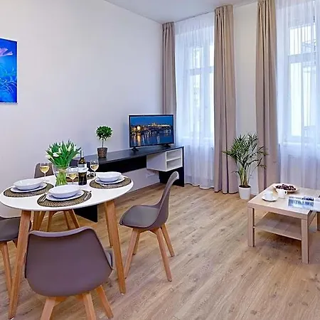 Downtown Jugoslavska Aparthotel 4*