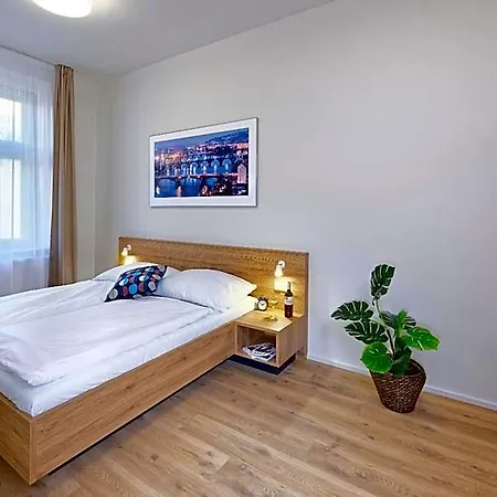 Aparthotel Downtown Jugoslavska 4*