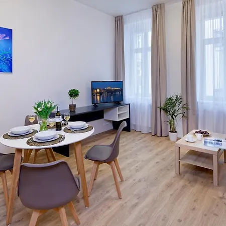 Apartmanhotel Downtown Jugoslavska 4*