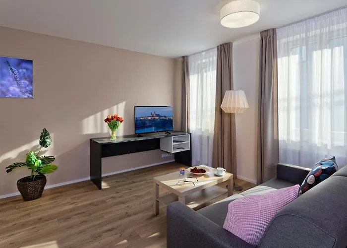 Downtown Jugoslavska Aparthotel 4*