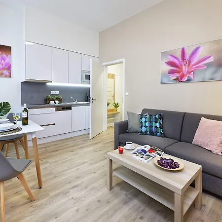 Downtown Jugoslavska Lejlighedshotel 4*