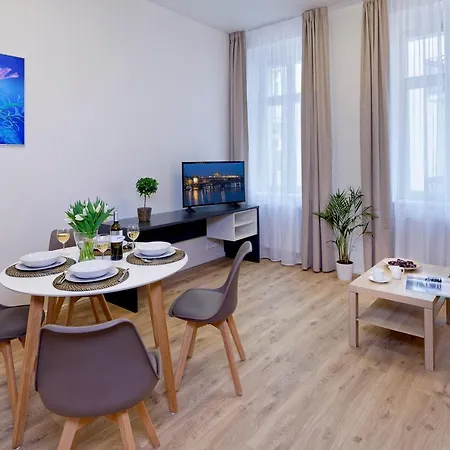 Apartmanhotel Downtown Jugoslavska 4*